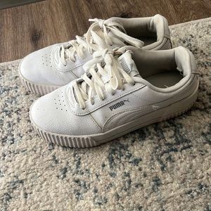 White pump sneakers size 7